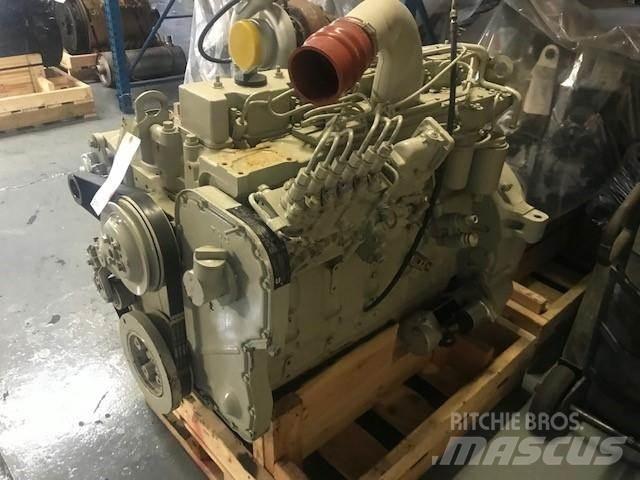 Komatsu SAA6D114-2 Двигуни