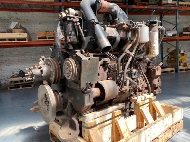 Komatsu SAA6D125E-2 Двигуни