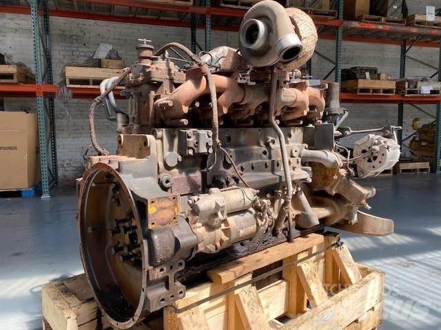 Komatsu SAA6D125E-2 Двигуни