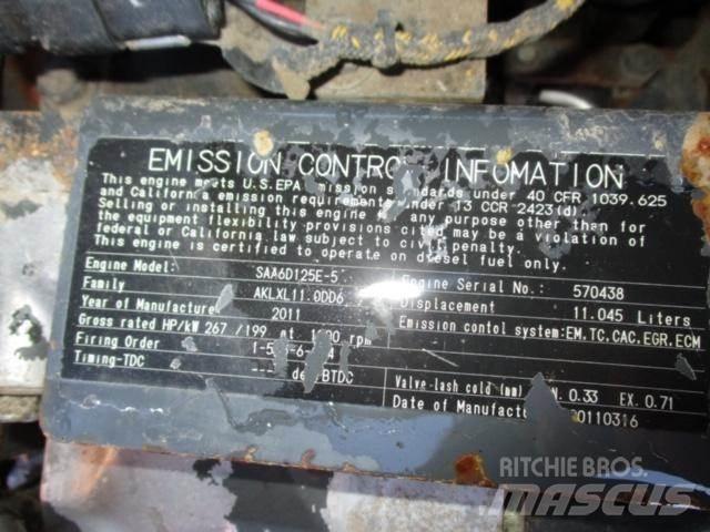 Komatsu SAA6D125E-5 Двигуни