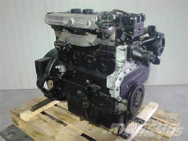 Perkins 1004.4 Двигуни