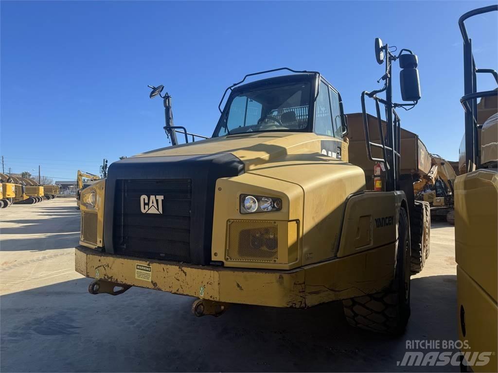 CAT 745 Зчленовані самоскиди