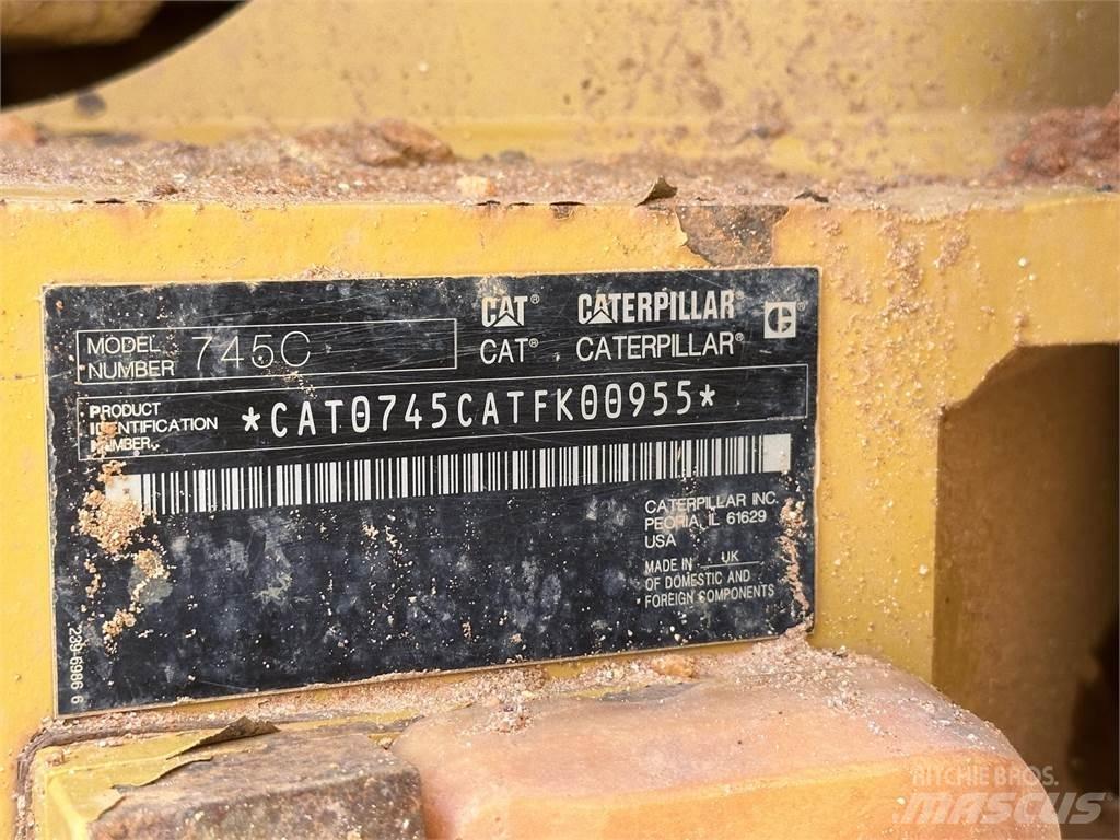 CAT 745C Зчленовані самоскиди