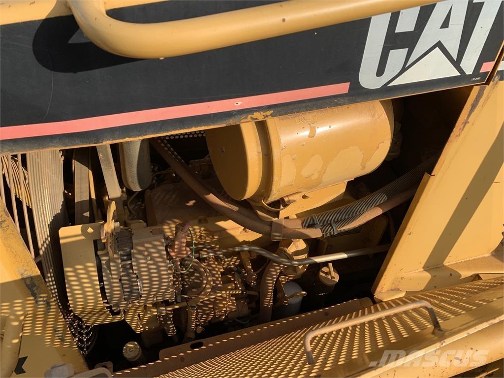 CAT D5M Будтехніка - Інші