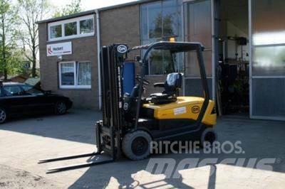 OM XE 30 ac Електронавантажувачі