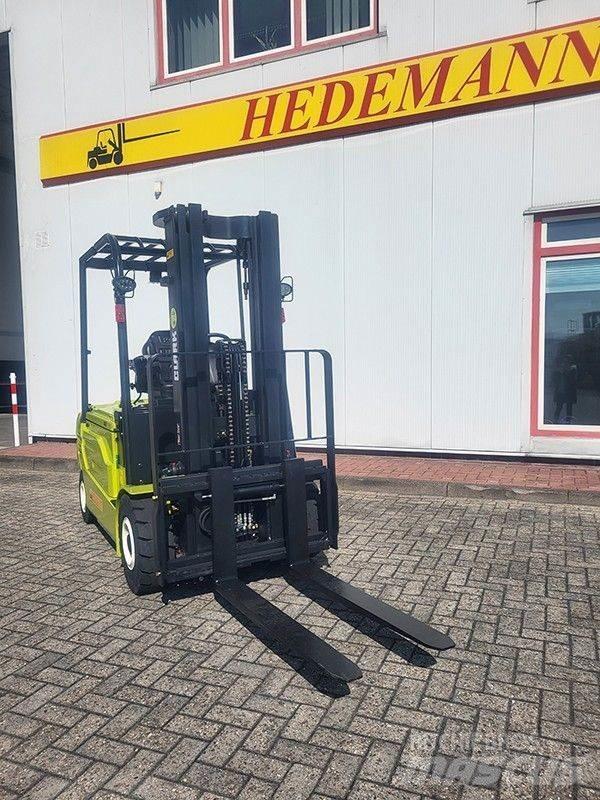 Clark GEX30L Електронавантажувачі