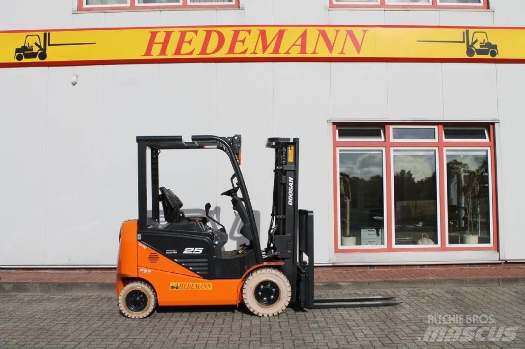 Doosan B25NS Електронавантажувачі