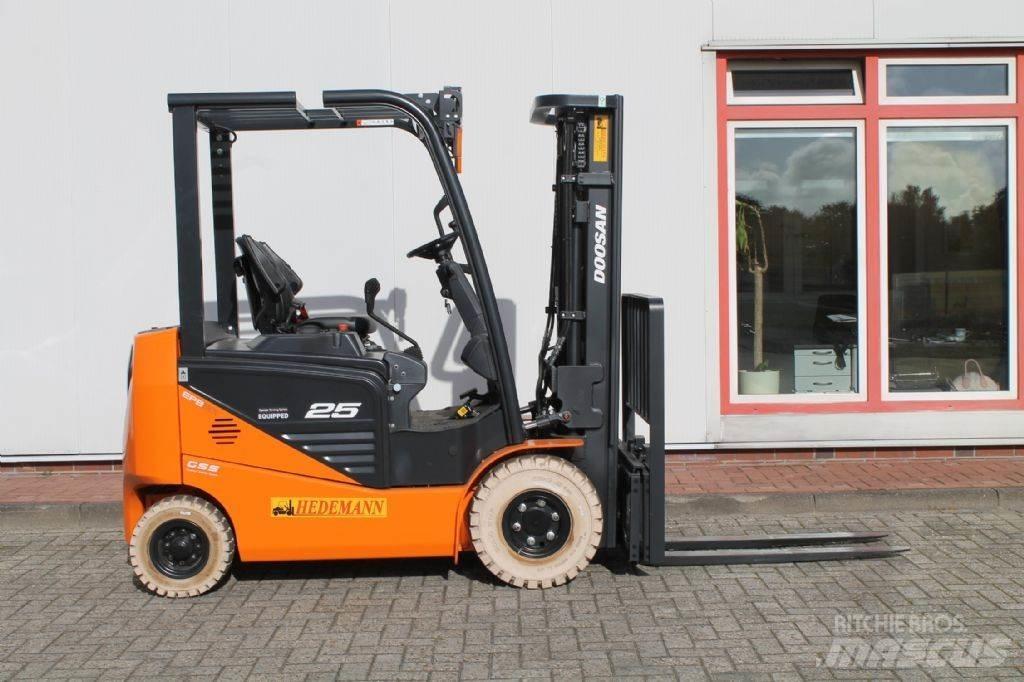 Doosan B25NS Електронавантажувачі