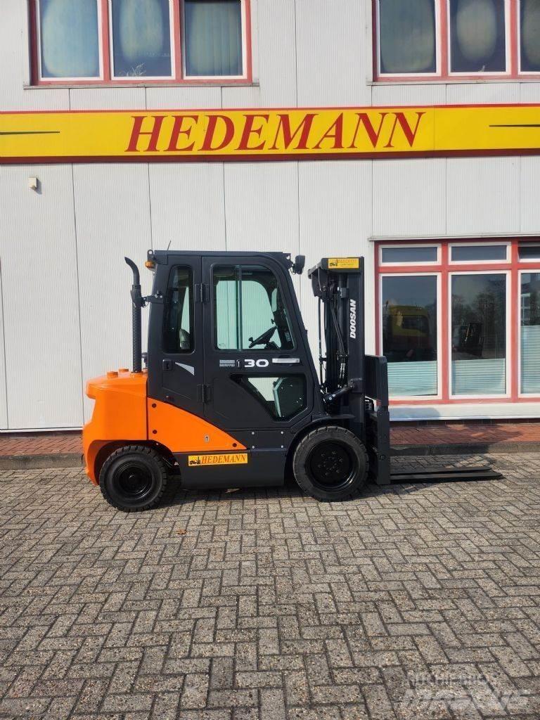 Doosan D30S-7 Дизельні навантажувачі