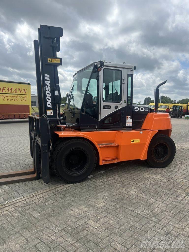 Doosan D90S-7 Дизельні навантажувачі