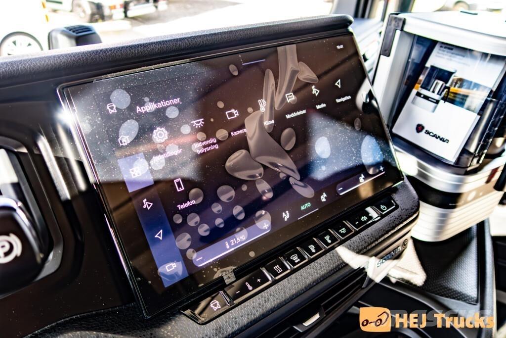 Scania R530 A6x2NB Тягачі