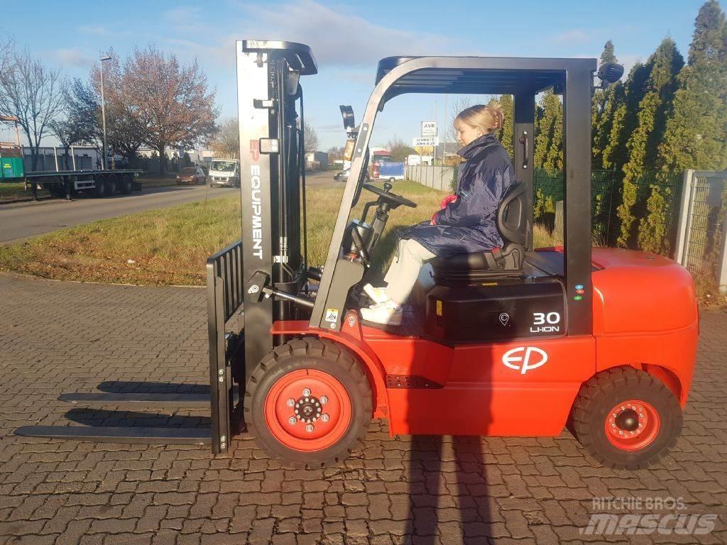 EP EFL302 Електронавантажувачі