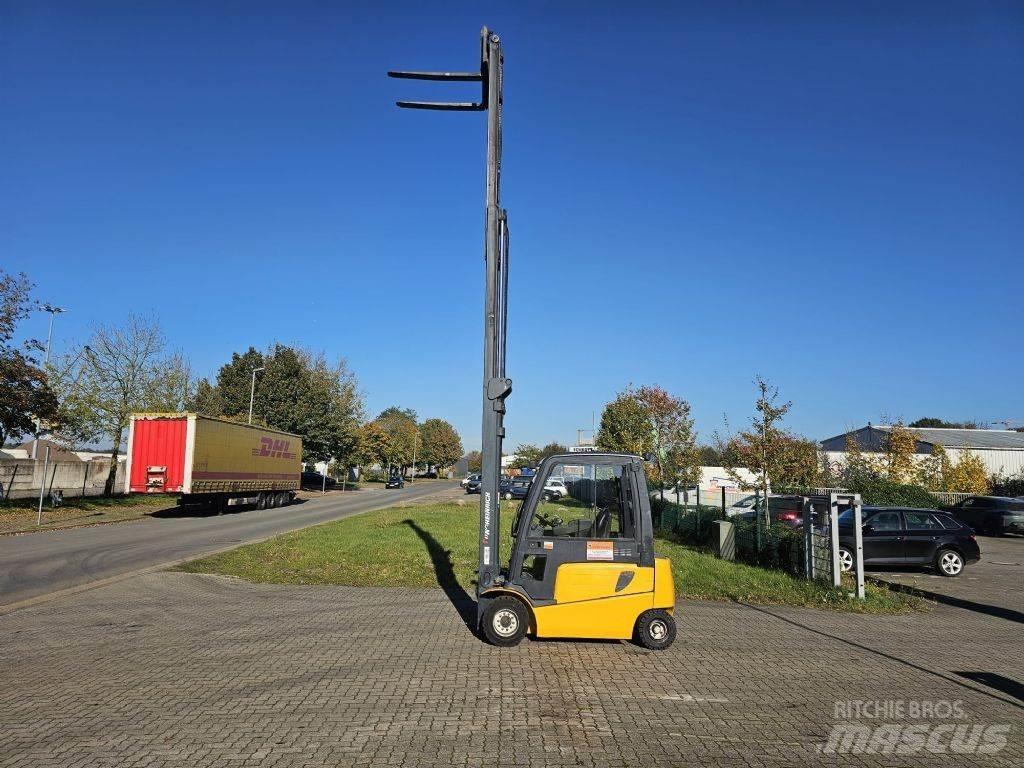 Jungheinrich EFG430 Електронавантажувачі
