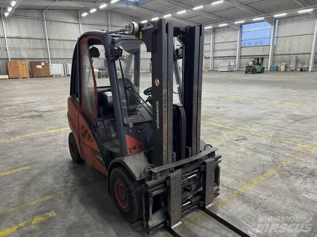 Linde H30D-02 Дизельні навантажувачі