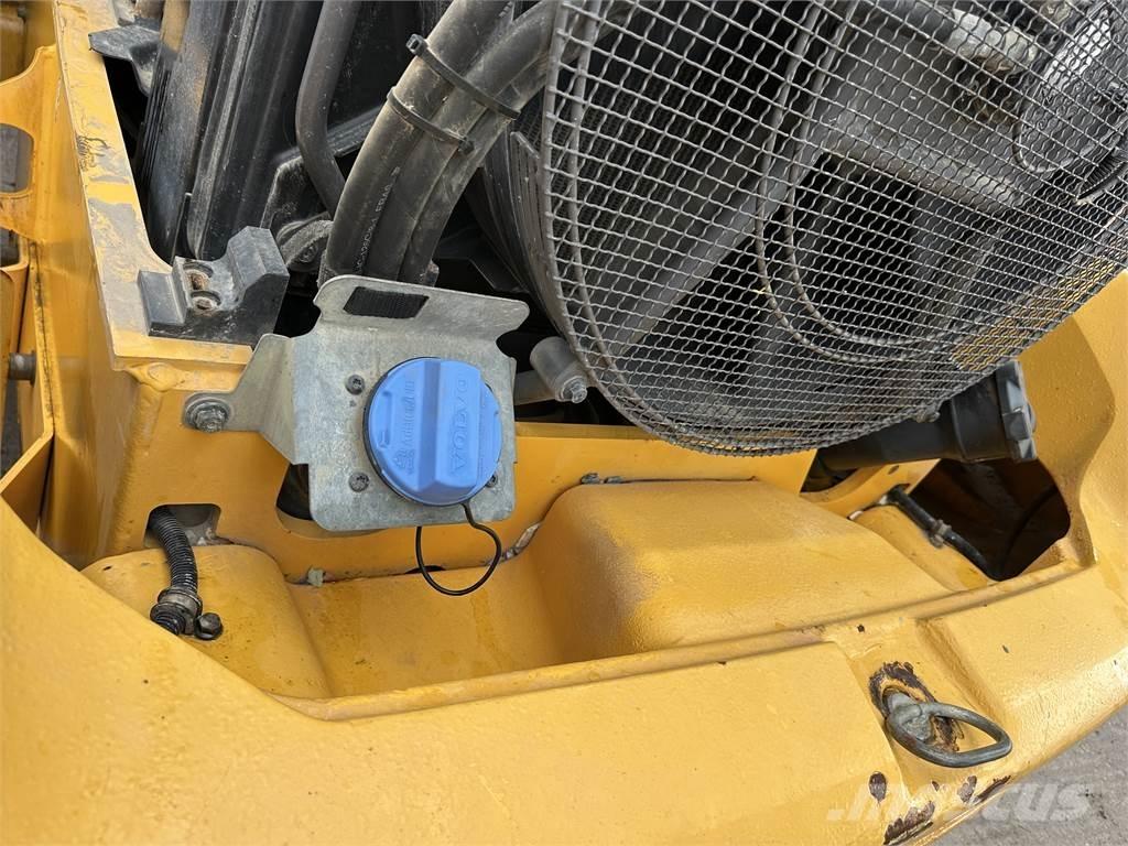 Volvo BM L70H Фронтальні навантажувачі та екскаватори