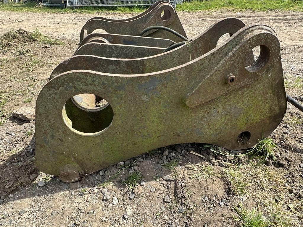 Volvo quick coupler Фронтальні навантажувачі