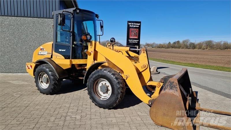 CASE 321D Фронтальні навантажувачі