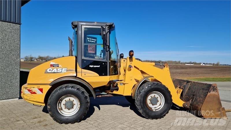 CASE 321D Фронтальні навантажувачі