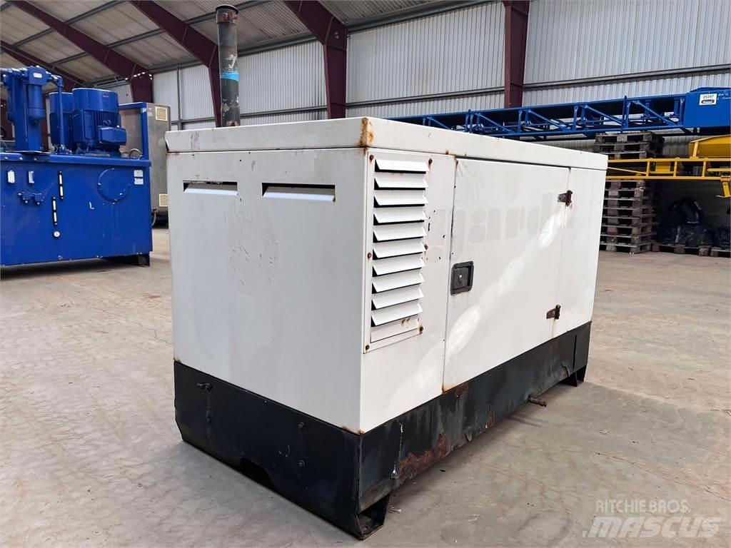  30 kVA Perkins generator Двигуни