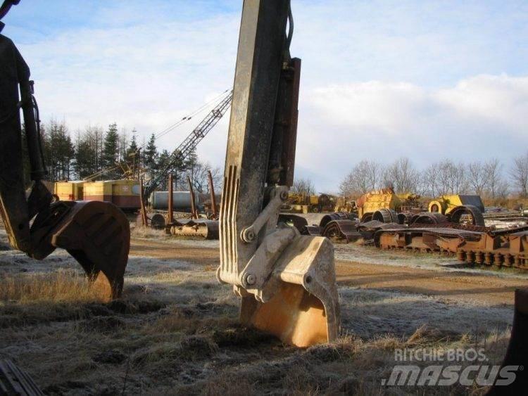 Hitachi UH 181 til ophug Гусеничні екскаватори