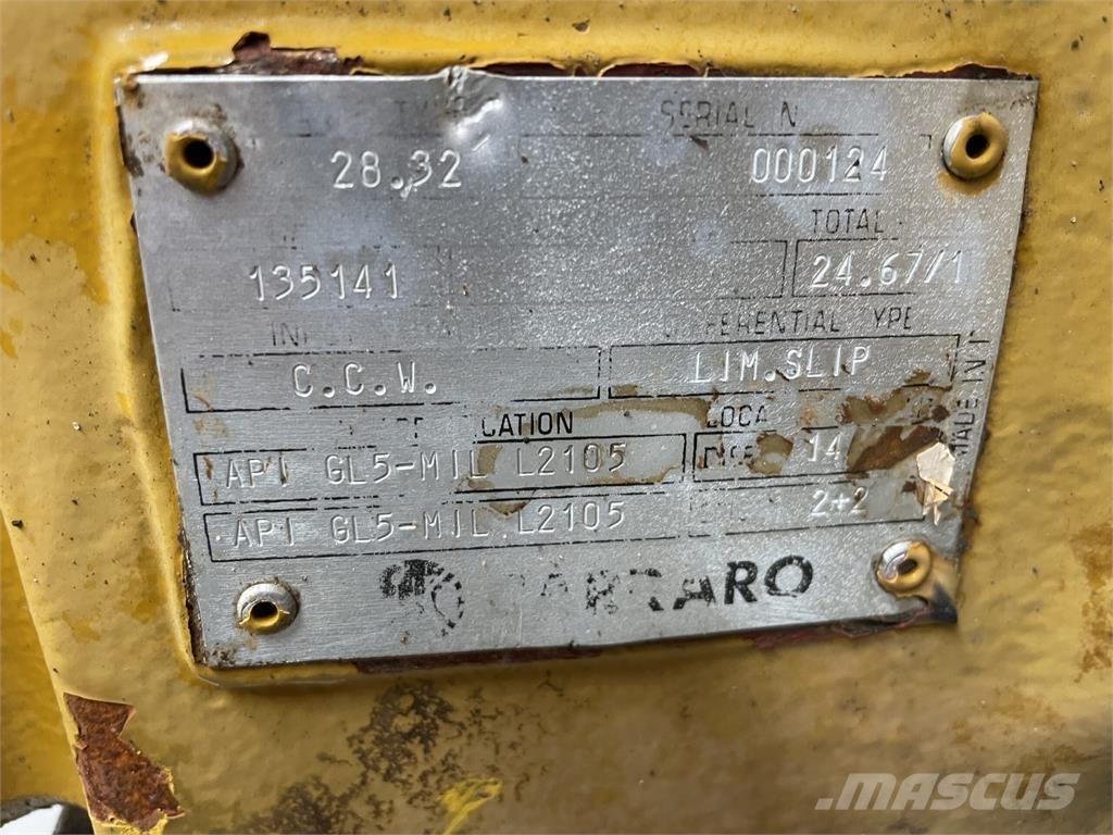 Hydrema 906B frontaksel Осі