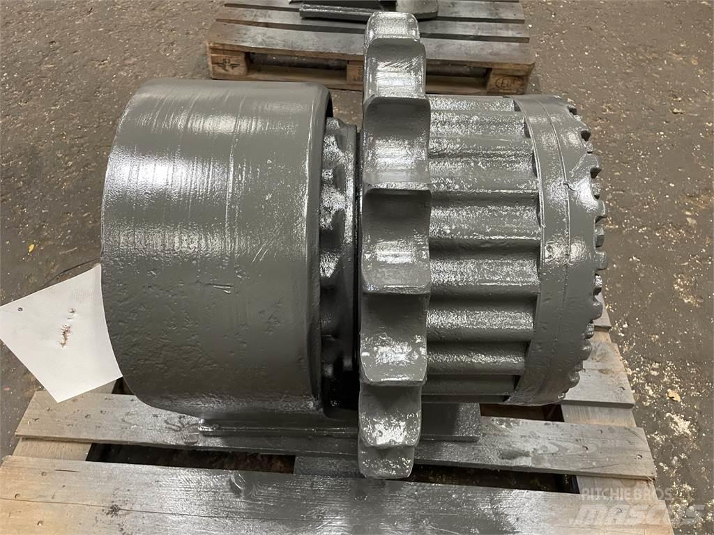 Komatsu PC180LC-3 Køregear Коробка передач