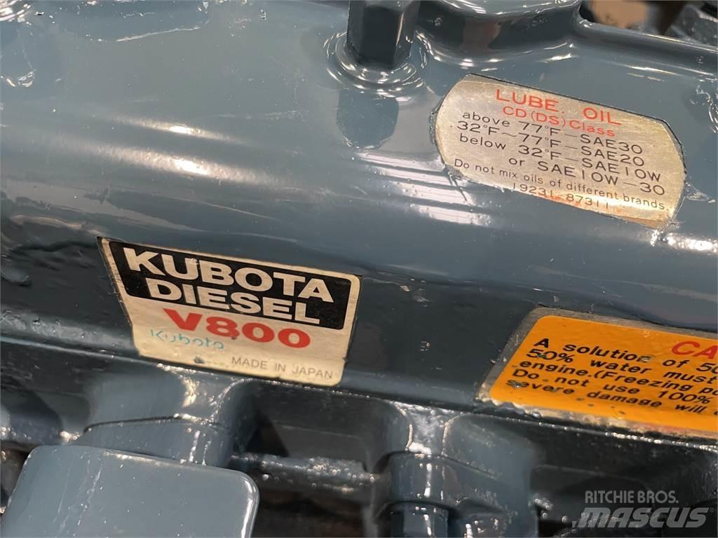 Kubota V800 motor - 4 cyl. Двигуни