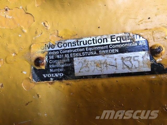  Mellemaksel ex. Volvo A25D Осі