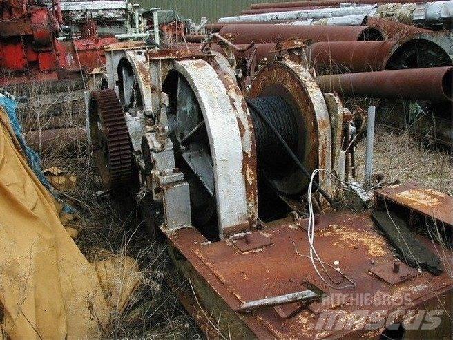  Piloteringsspil 3 tromler Підйомно-транспортне обладнання і вантажні ліфти