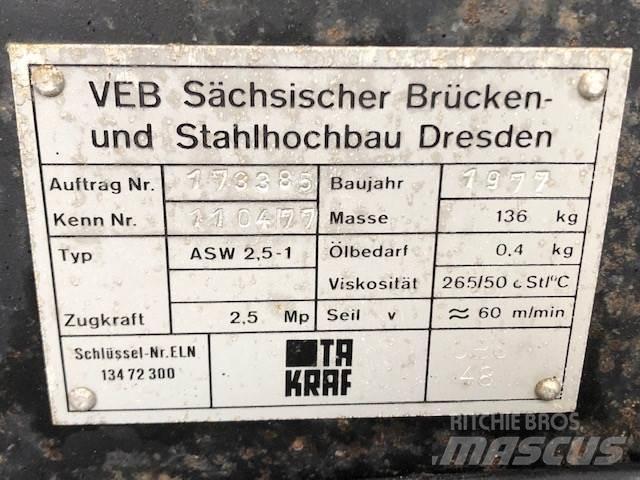 VEB spil - 2,5 T - 2 stk. Підйомно-транспортне обладнання і вантажні ліфти