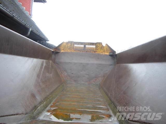 Volvo 861 dumper til ophug Міні самоскиди