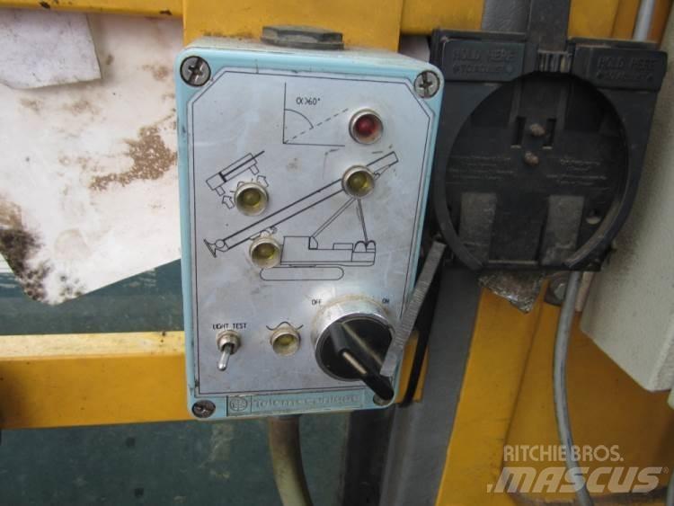 Volvo EC340 til ophug Гусеничні екскаватори