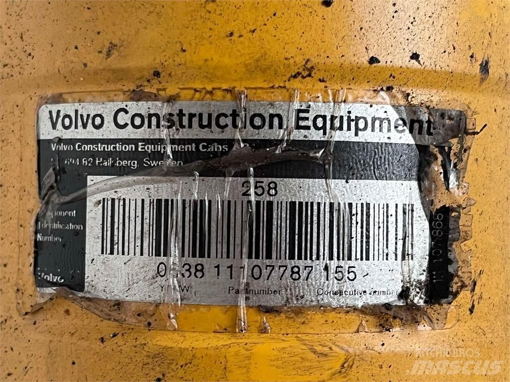 Volvo L90E styrecylinder Гідравліка