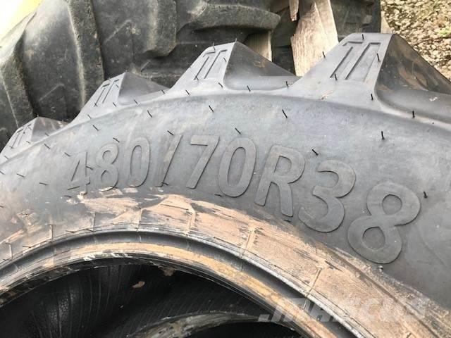  Rear Tyres Колеса