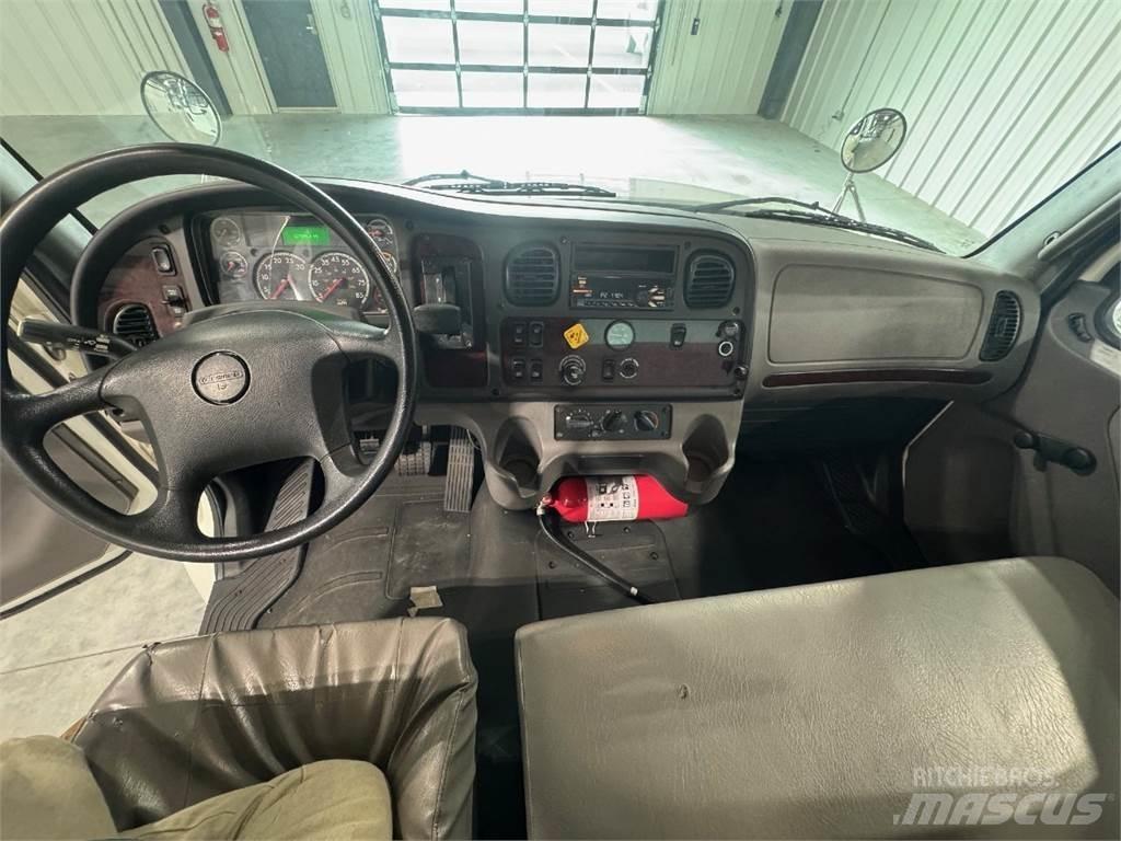 Freightliner M2 Фургони