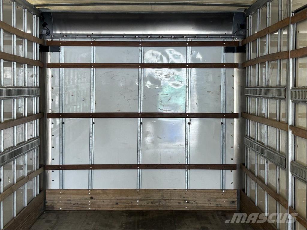 Freightliner M2 Фургони