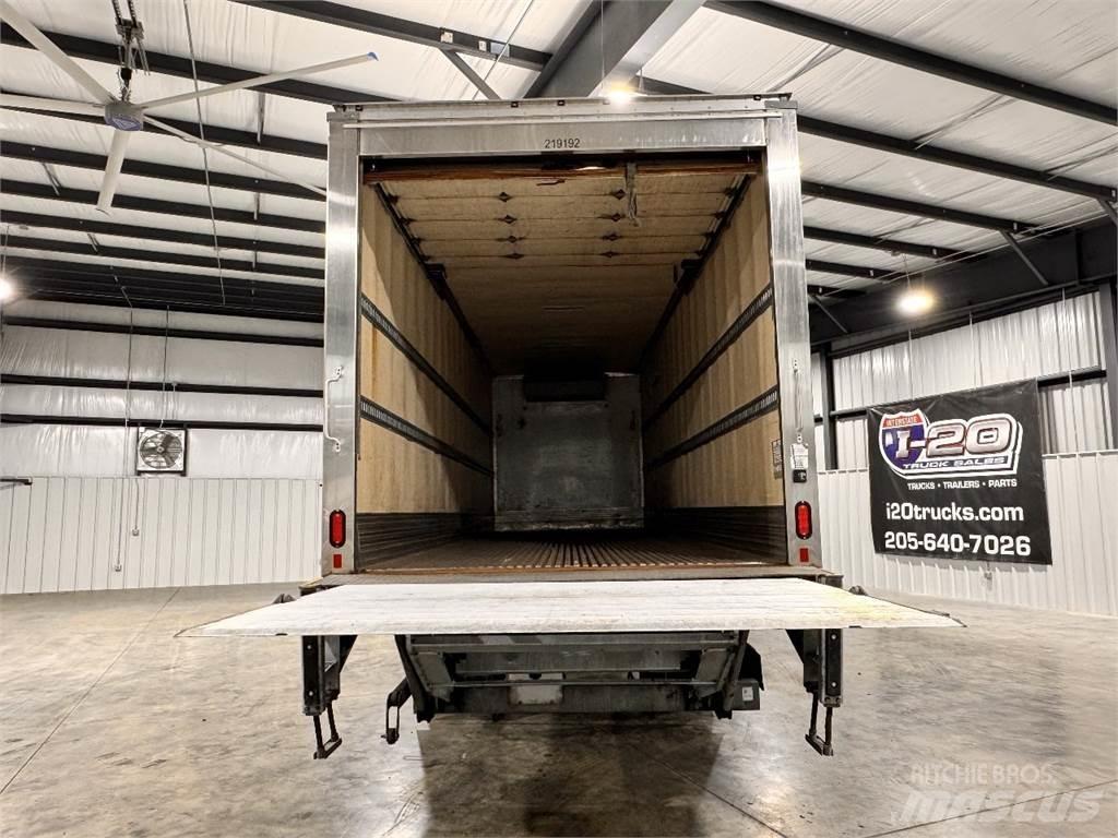 Freightliner M2 106 Рефрижератори