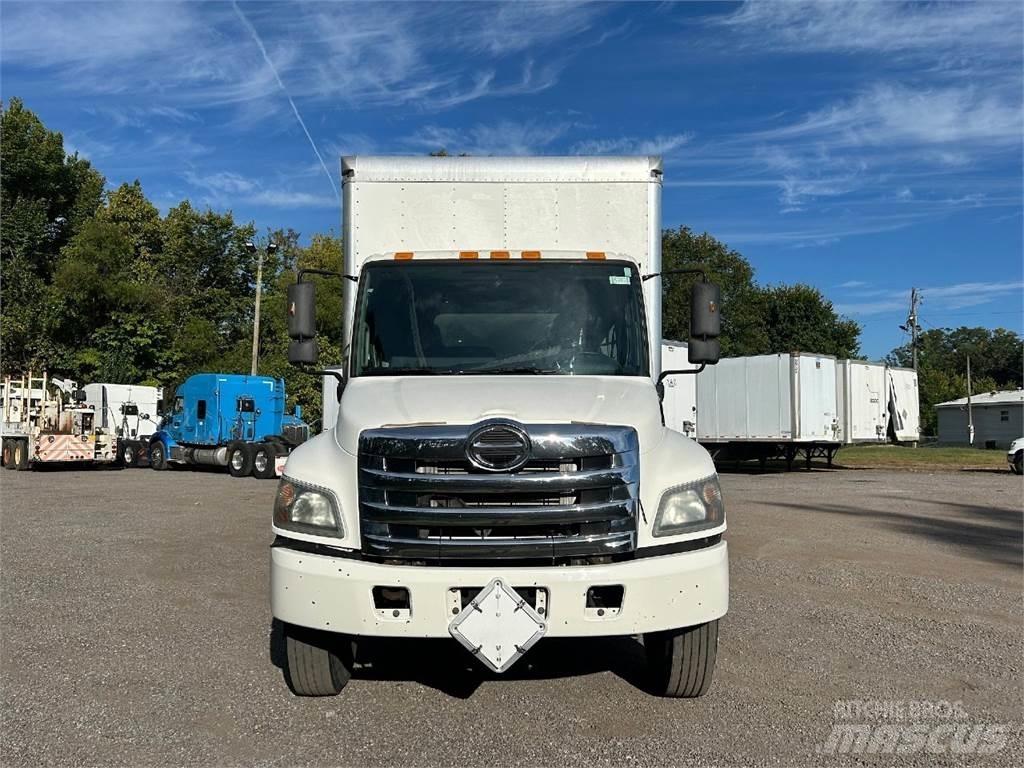 Hino 268 Фургони