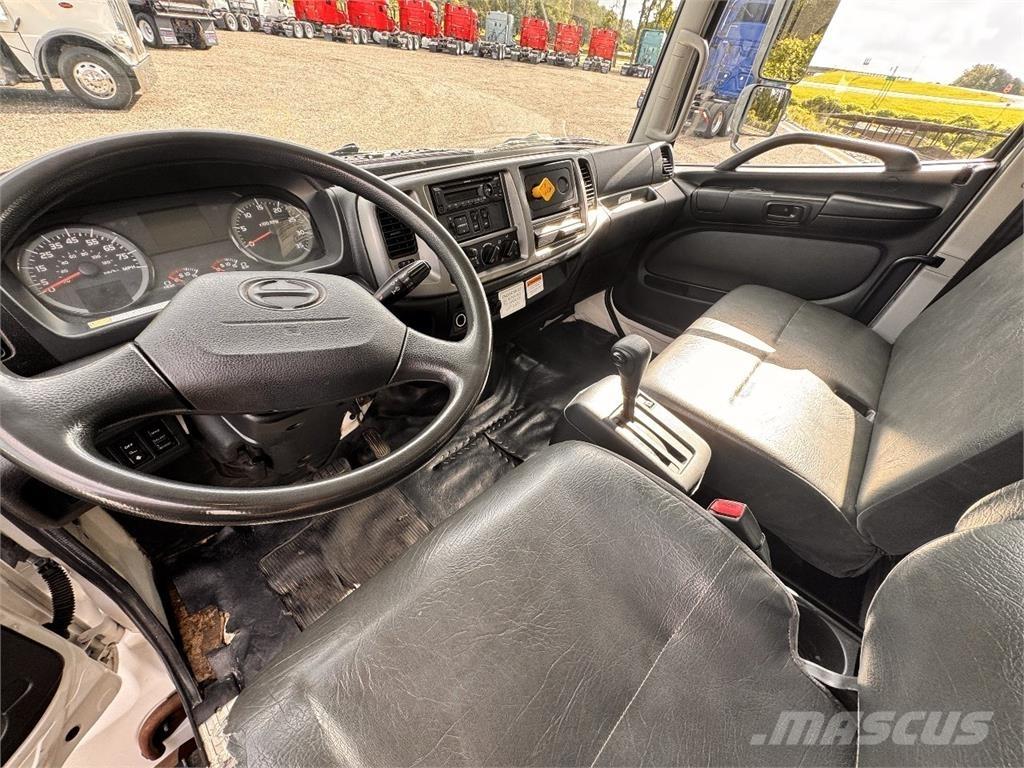 Hino 268 Фургони