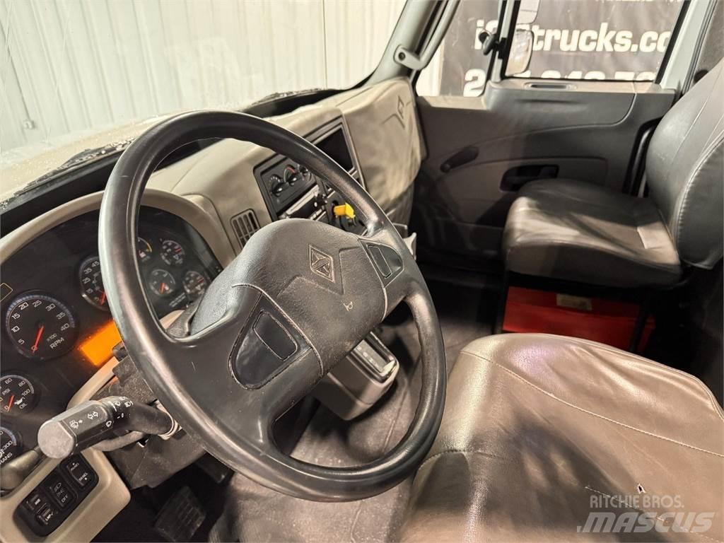 International 4300 Вантажівки-платформи/бокове розвантаження