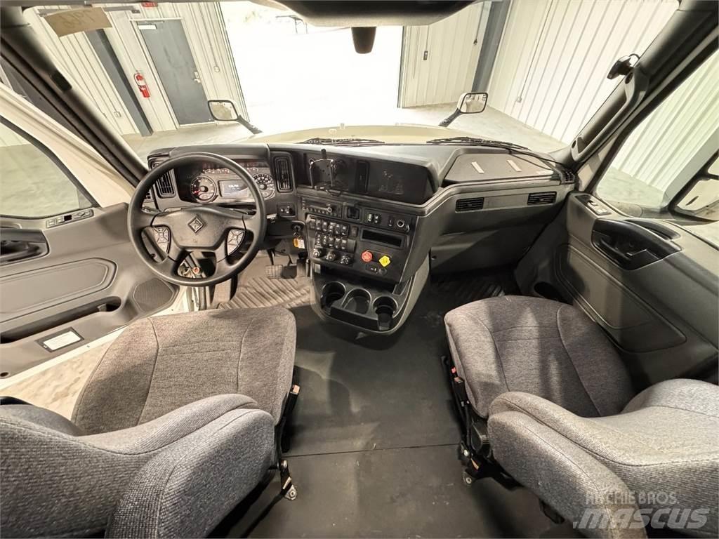 International LT625 Тягачі