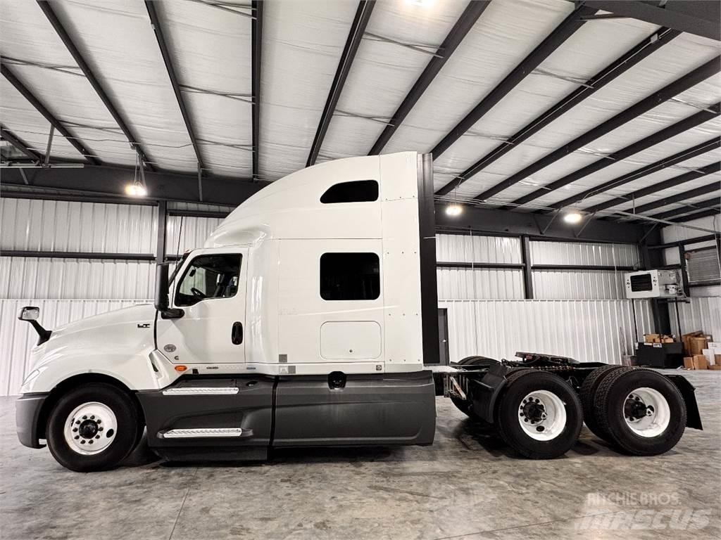 International LT625 Тягачі