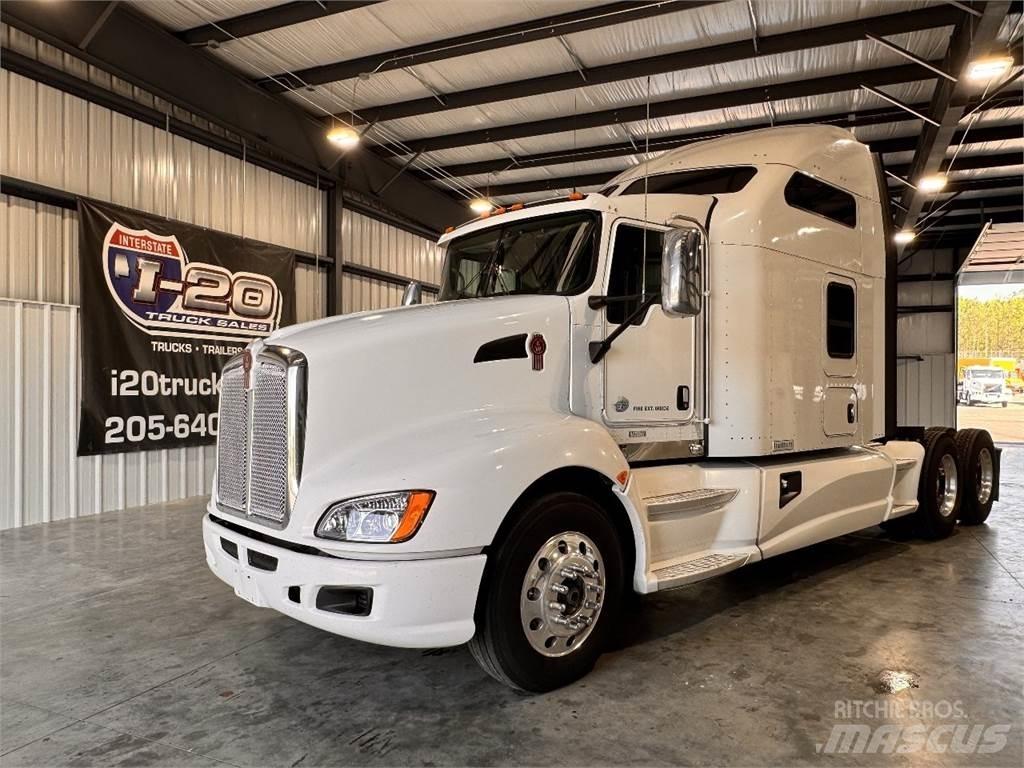 Kenworth T660 Тягачі