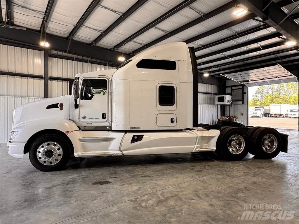 Kenworth T660 Тягачі