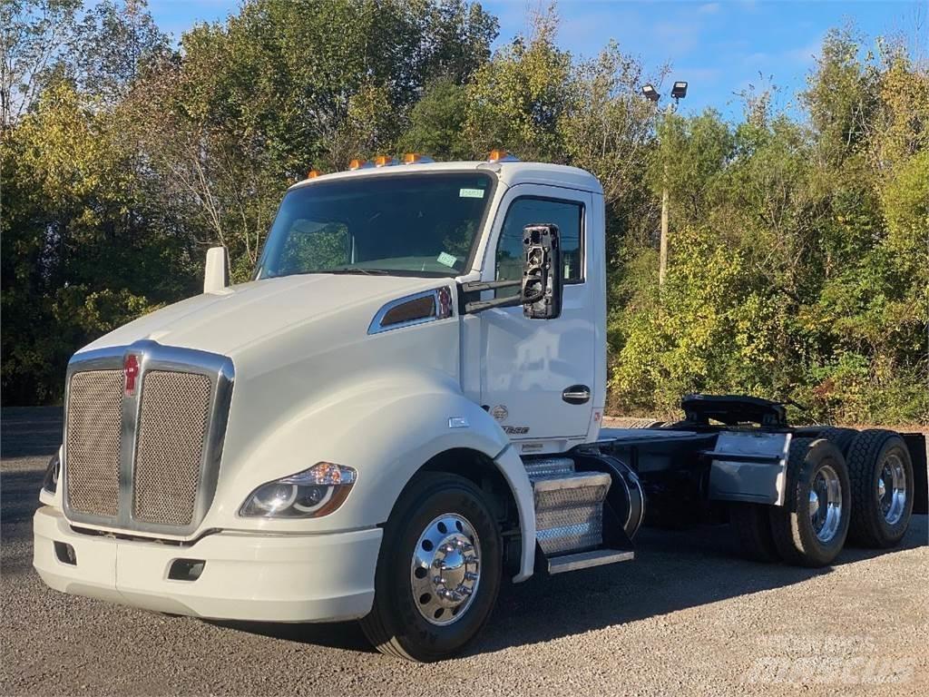 Kenworth T680 Тягачі