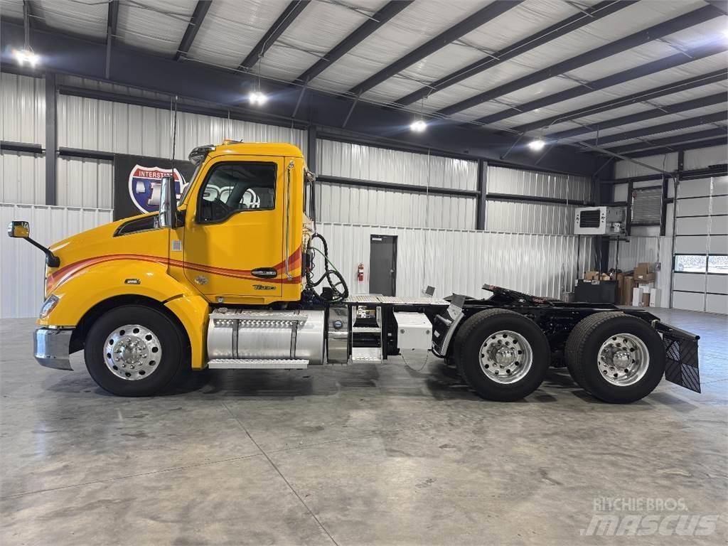 Kenworth T680 Тягачі