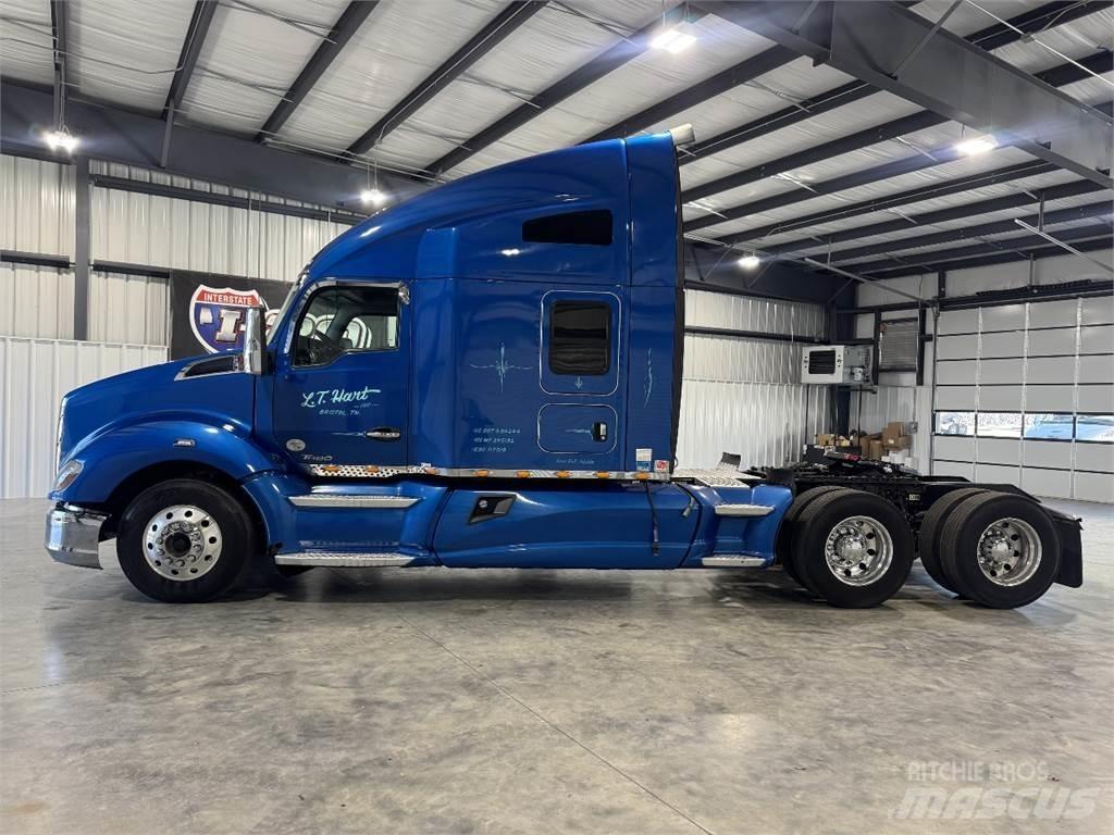 Kenworth T680 Тягачі