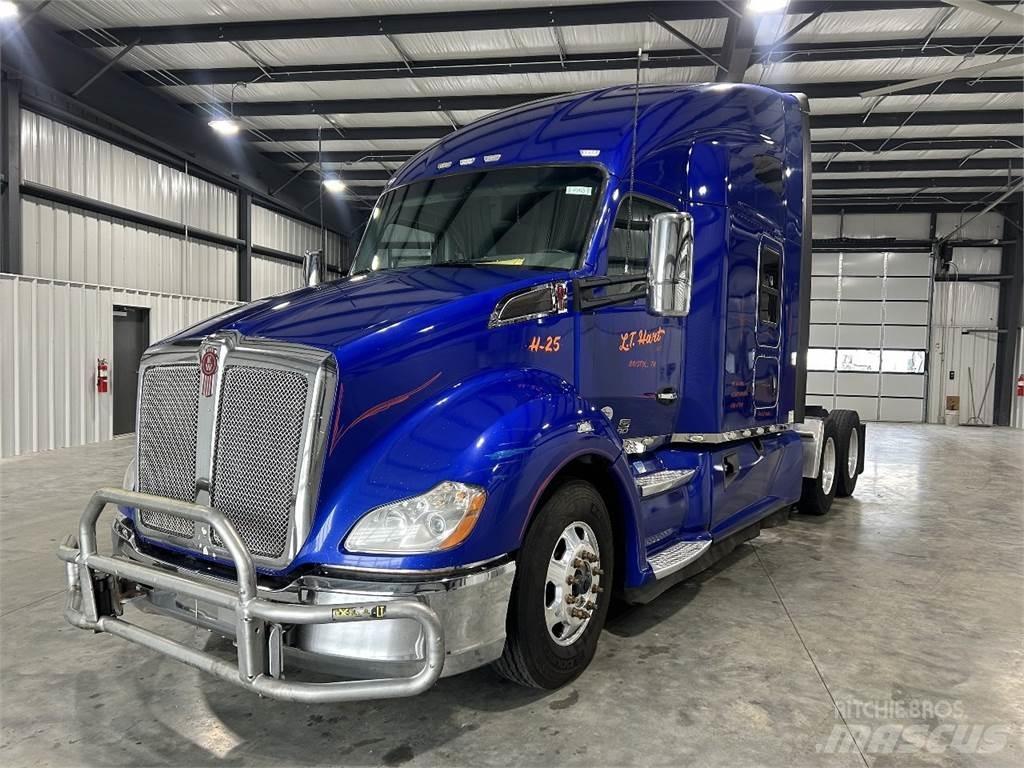Kenworth T680 Тягачі