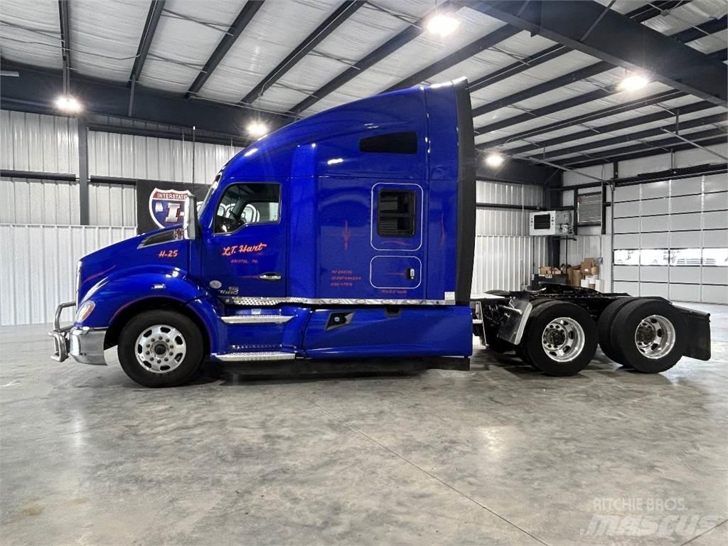 Kenworth T680 Тягачі