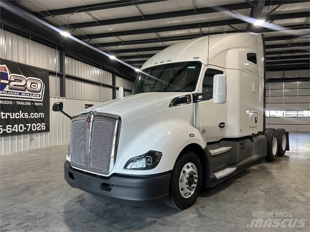 Kenworth T680 Тягачі